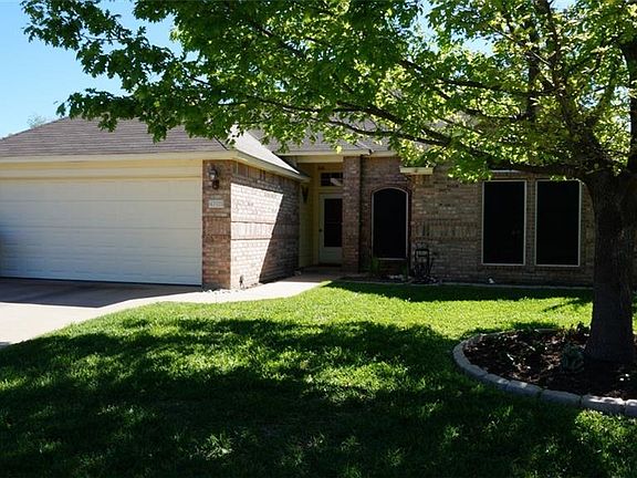 2nd image of 4705 Canterbury Cir