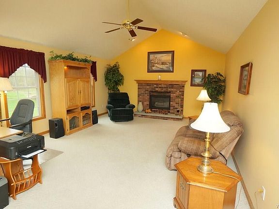 4th image of 3344 Blossom Ln