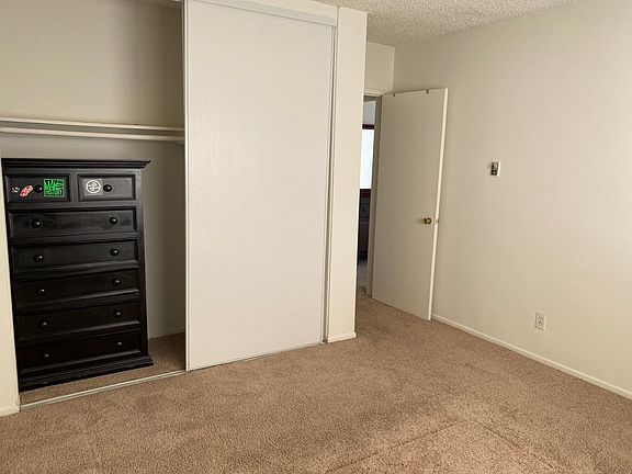 4th image of 22515 Del Valle St #3