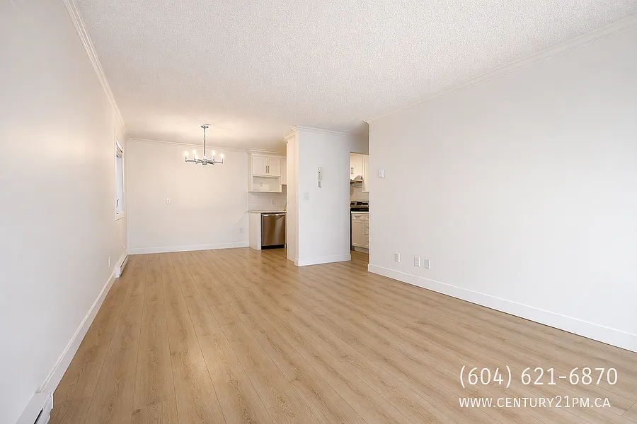 Building Photo - 3035 Clearbrook Rd #103