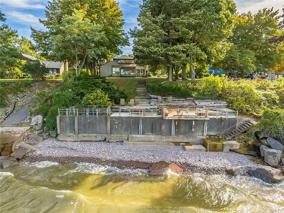 1st image of 465 Ontario Dr
