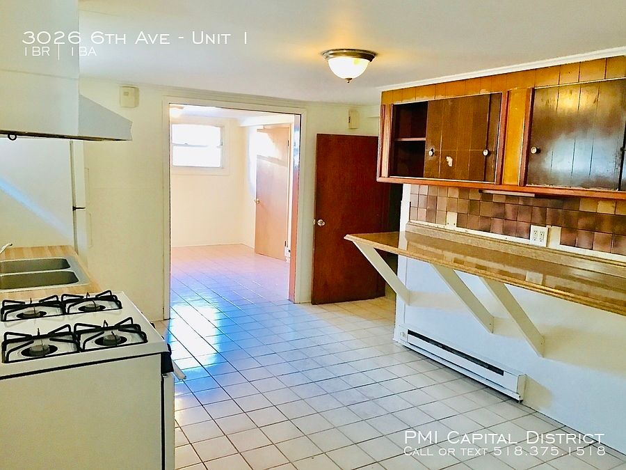 1st image of 3026 6th Ave #1