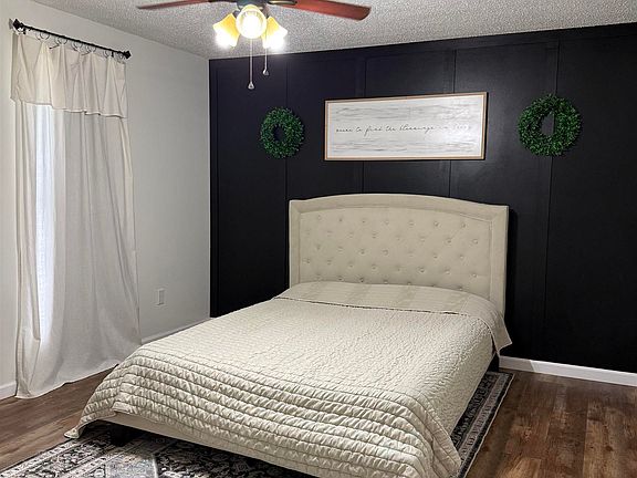5th image of 7875 Robbins Cir