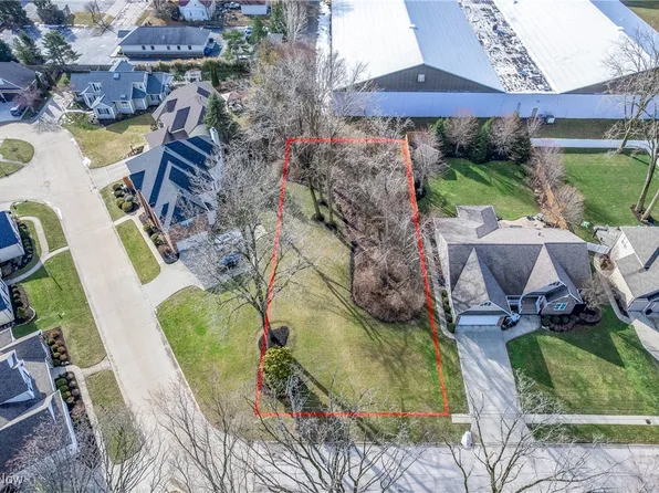 Snowflower Dr, Rocky River, OH 44116