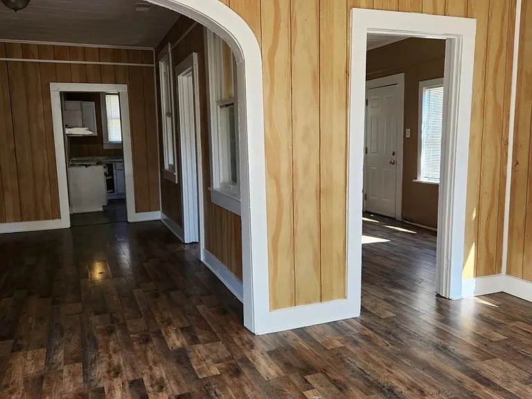 4305 Byron St — Photo 3