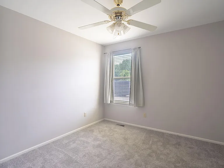 16944 Hickory Crest Dr — Photo 13