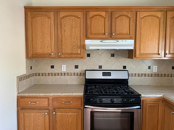 4th image of 3329 Athol St