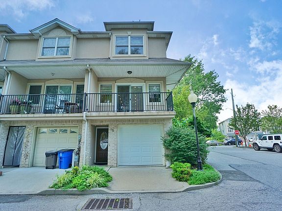 2nd image of 15 Crestwater Ct