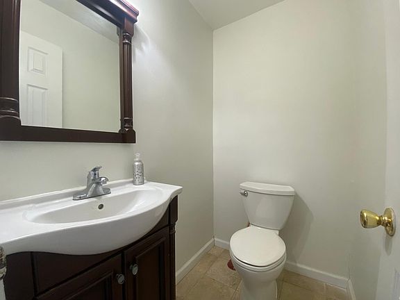 3rd image of 7 Penny Ln #2