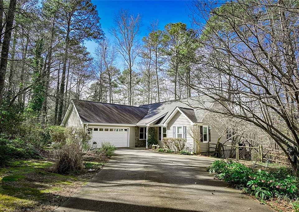 1st image of 395 Willow Shoals Dr