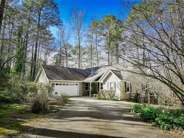 395 Willow Shoals Dr, Covington, GA 30016