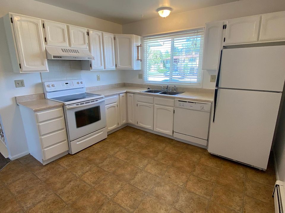 1st image of 3585A Cleveland Dr