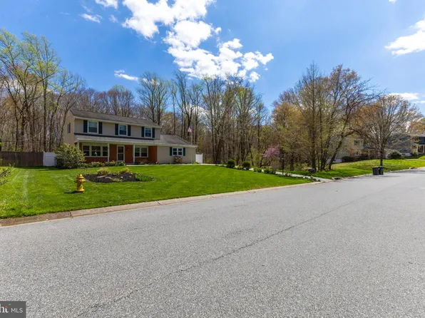 19 Saint Regis Dr, Newark, DE 19711