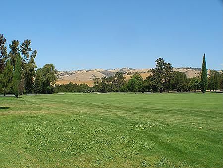 18 HOLE GOLF COURSE