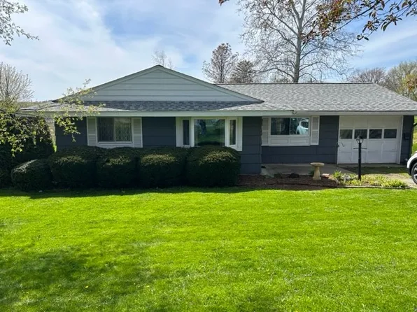 324 Parkview Dr, Saegertown, PA 16433