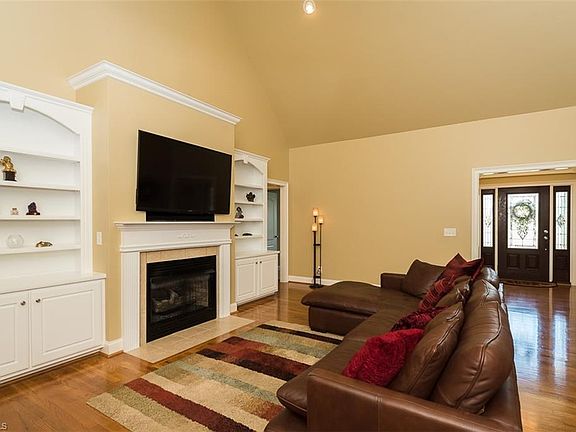 4th image of 1605 Olde Beechwood Ct