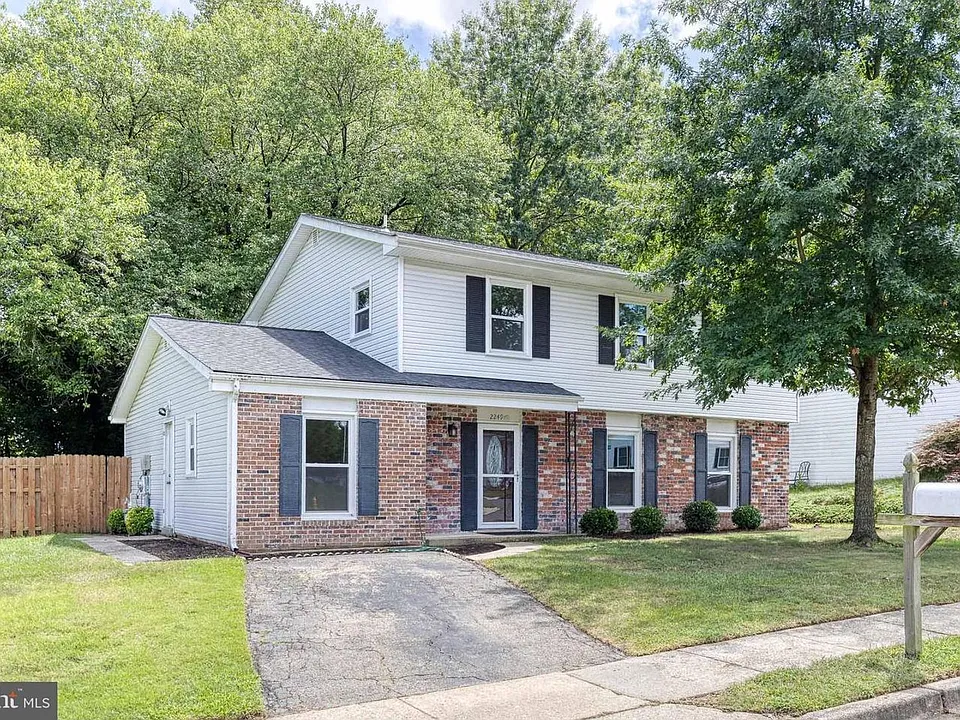 2249 Four Seasons Dr