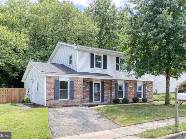 2249 Four Seasons Dr, Gambrills, MD 21054