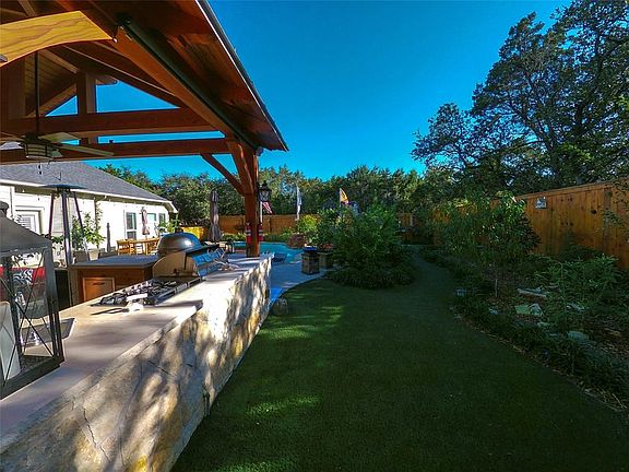 4th image of 5 Whistling Wind Ln