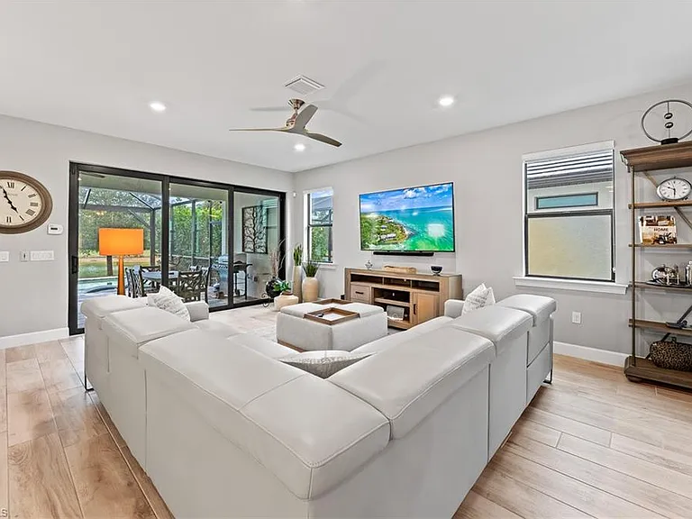 7763 Winding Cypress Dr — Photo 8
