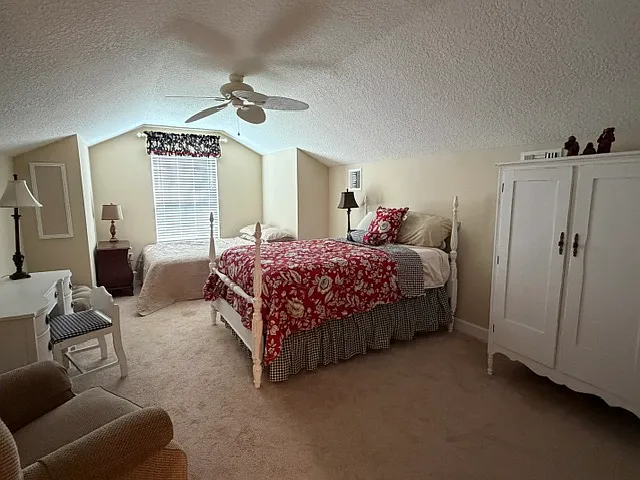 upstairs bedroom with en suite bathroom