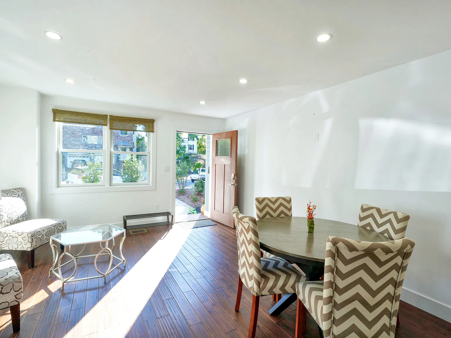 3 bed, 2126 sqft, $5,500 — Photo 1