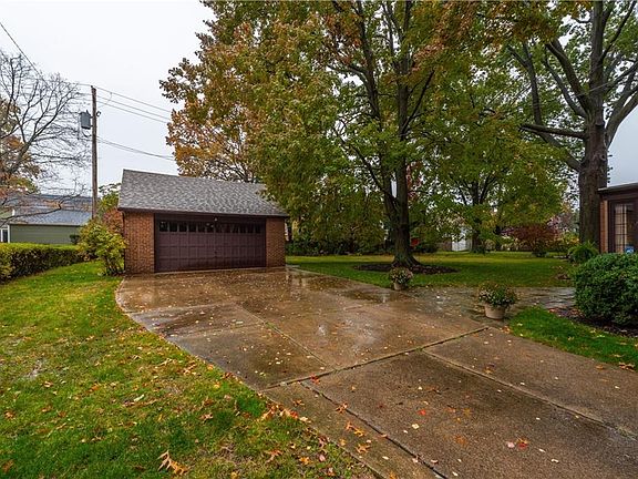 2nd image of 19679 Coffinberry Blvd