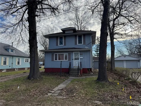 709 Mayo St, Carlinville, IL 62626