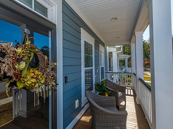 3rd image of 1394 Fox Creek Ln