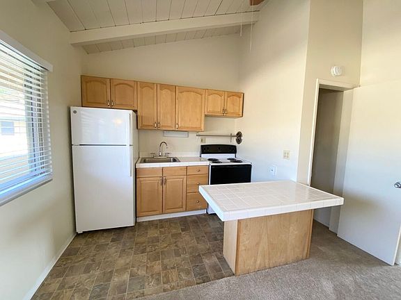 5th image of 1027 Felspar St #16
