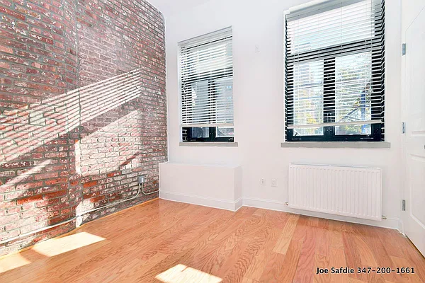 Rented by Safdie Realty Group | media 2