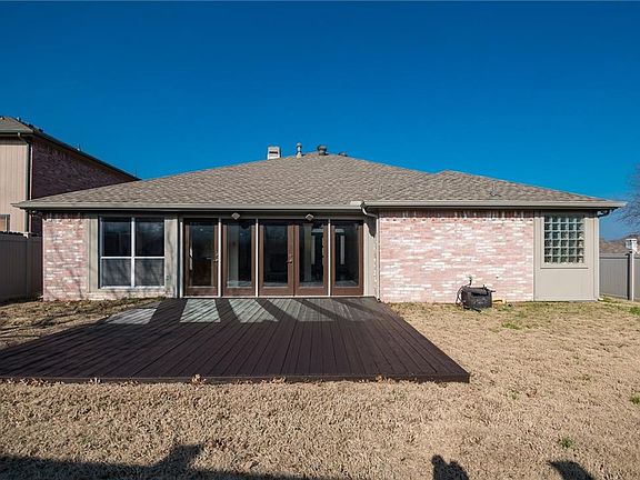 2nd image of 812 Chauvin Dr
