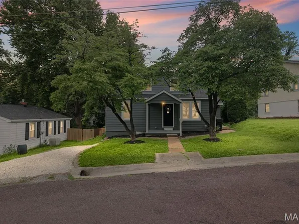 330 Polk St, Belleville, IL 62220