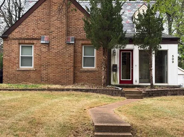 509 Country Club Dr, Saint Louis, MO 63121
