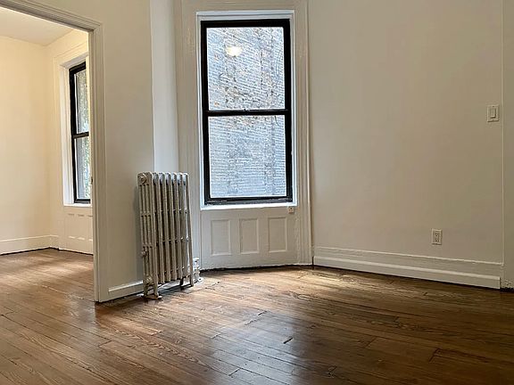 4th image of 215 E 4th St APT 11