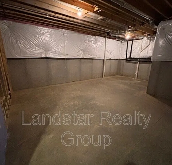 6411 Moonseed St — Photo 38
