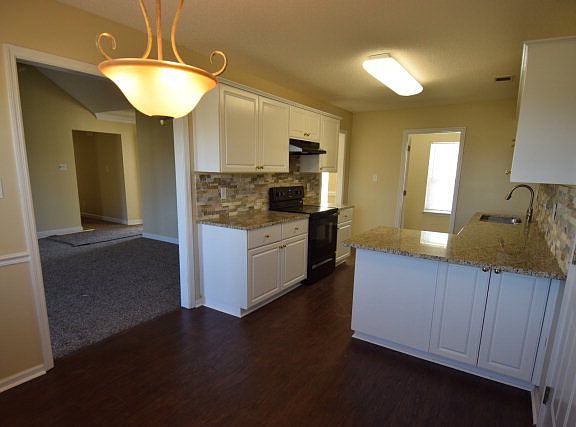 3rd image of 3466 Essex Pl