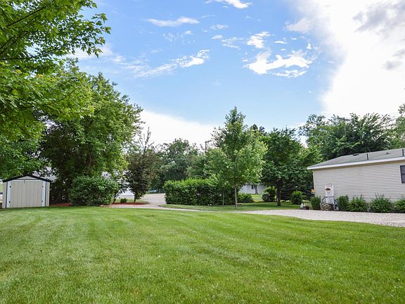 3rd image of 101 Shorewood Dr