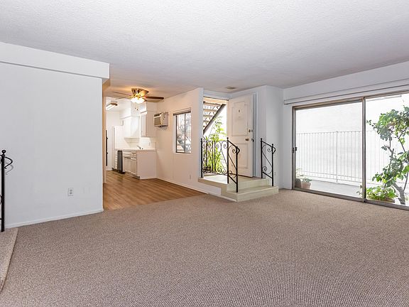 Private entry leads you into the big and bright apartment.
