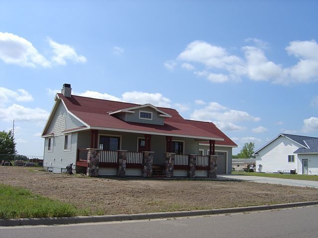 1st image of 619 1st St SE