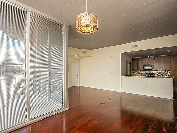 5th image of 155 Court Ave #2602