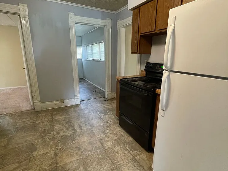 727 Congress St — Photo 16