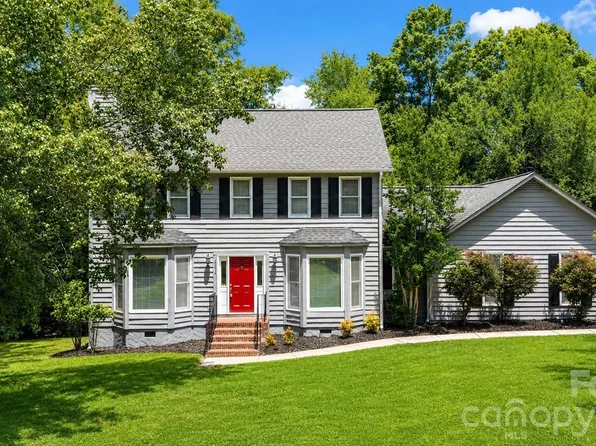 25012 Molokai Dr, Fort Mill, SC 29708