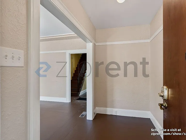 1336 Parker St — Photo 4
