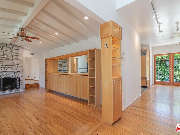 4th image of 9719 Holcomb St