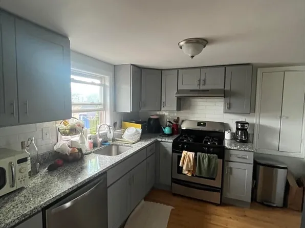 73 Marshall St #2A, Somerville, MA 02145