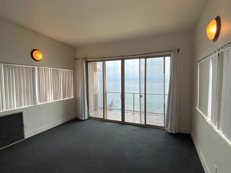 6569 Del Playa Dr — Photo 9