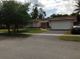 8850 NW 8th St, Hollywood, FL 33024
