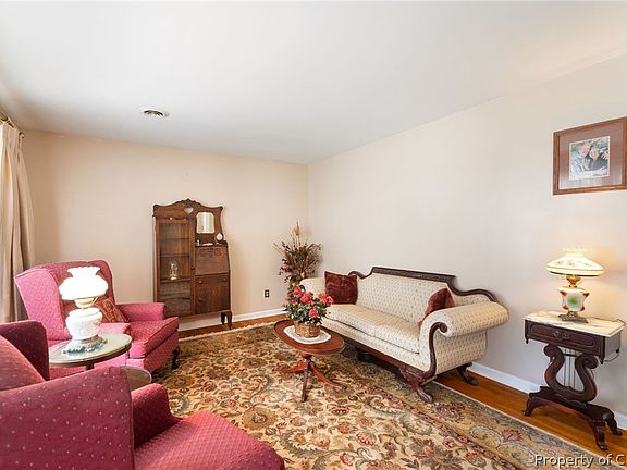 5th image of 908 Arnett Dr