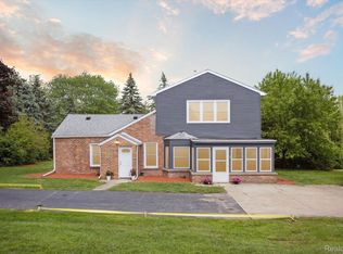 27950 Greening St, Farmington Hills, MI 48334